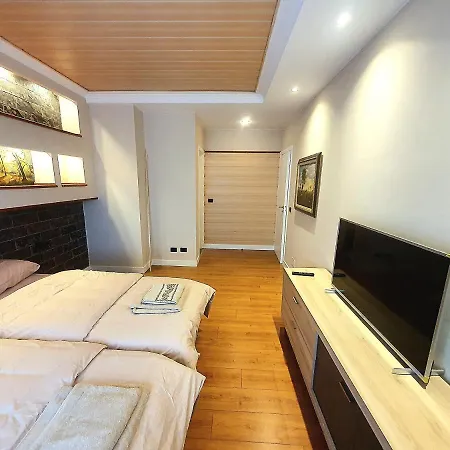 Centerscape - Studio By Dion 티라나