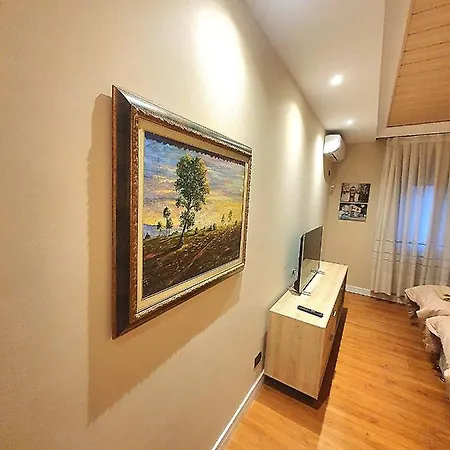 Centerscape - Studio By Dion Appartement Tirana